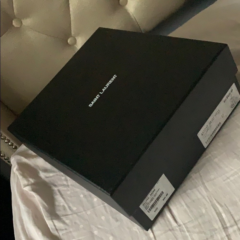 Box - Picture 3 of 3